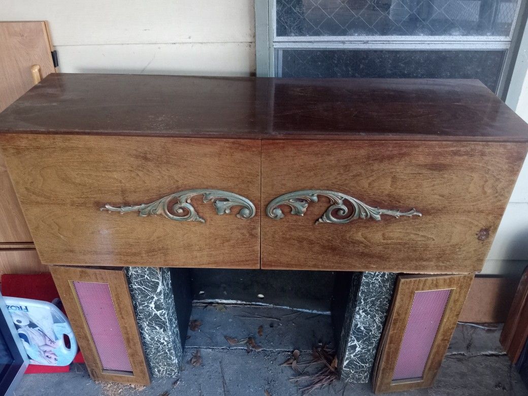 Vintage Mantle,