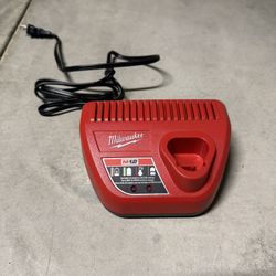 Milwaukee M12 Charger