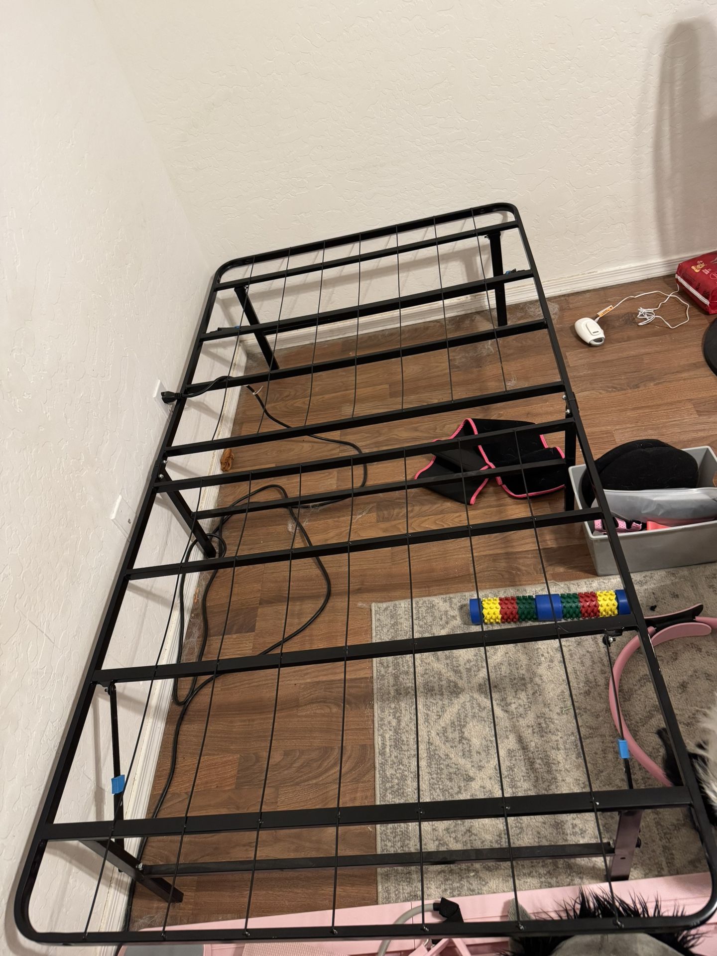 twin bed frame / foldable / metal