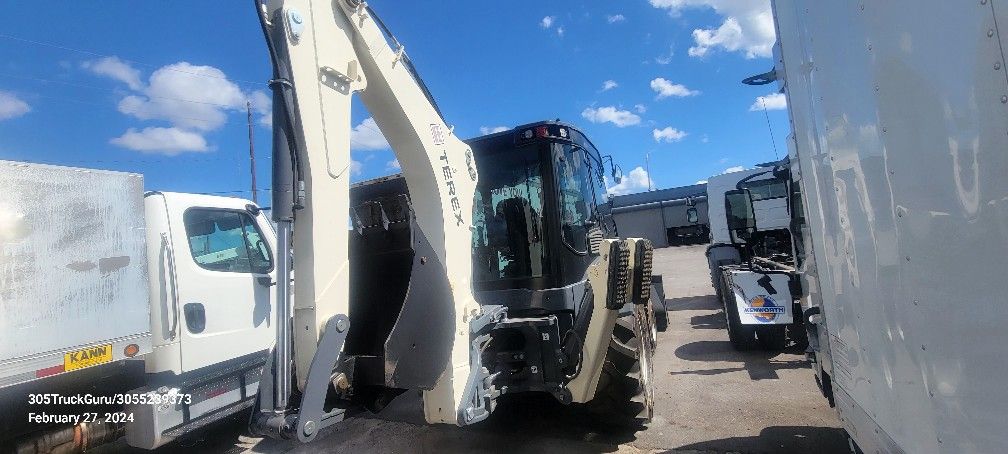 2023 TEREX BACKHOE LIKE NEW 50HRS ONLY AC CAB READY TO WORK FINANCING OPTIONS W.A.C  📞OLIVER CRUZ FLEET SPECIALIST 🌟🌟