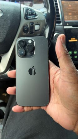 i phone 14 pro with case