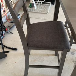 Table And Chairs  Thumbnail