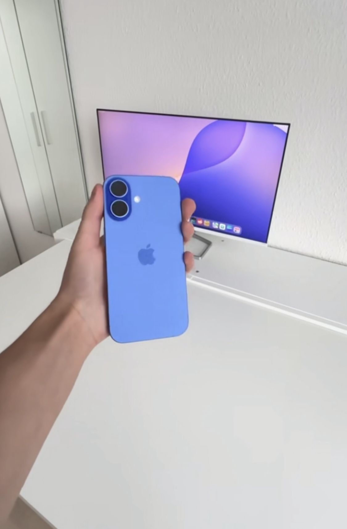 iPhone 16