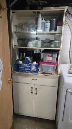 white cabinet kitchen