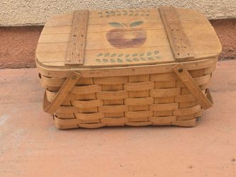 Basket with Apple Design