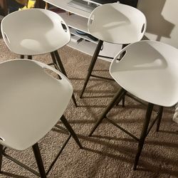 4 White And Gold Barstools 