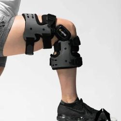 ARYSE® METFORCE® OA HINGED KNEE BRACES