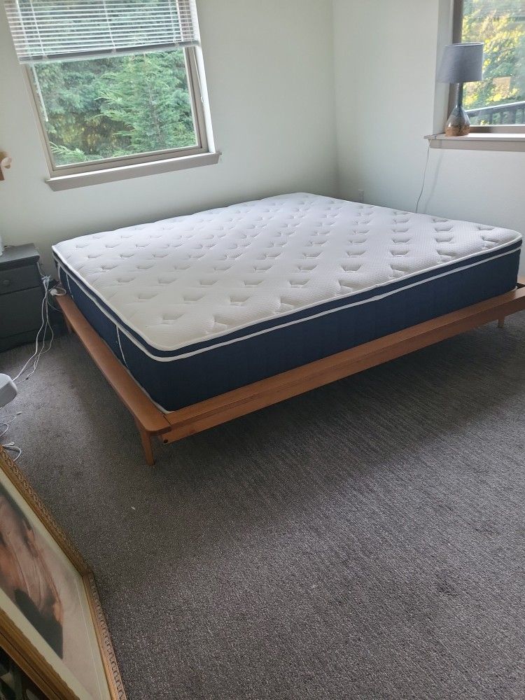 King Sized Hybrid Mattress And Wood Bed Frame
