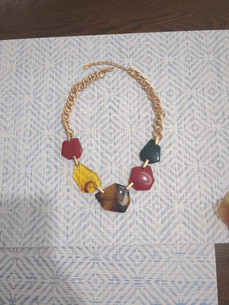 Zara Necklace with amber stone.