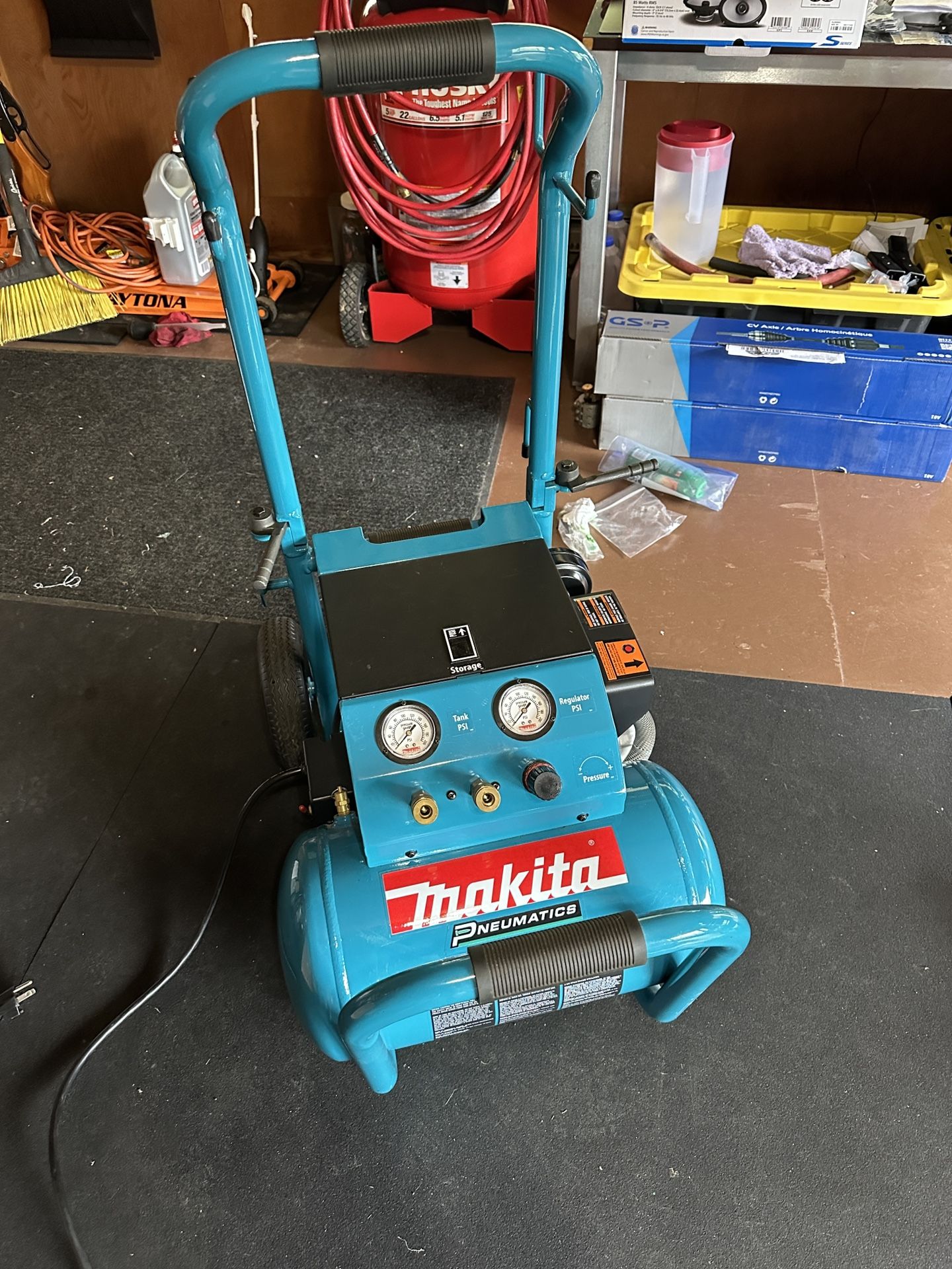 Makita Air Compressor MAC5200