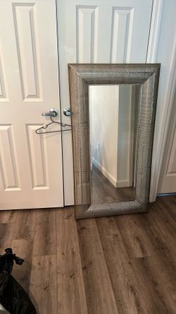 beautiful metal silver lightweight mirror