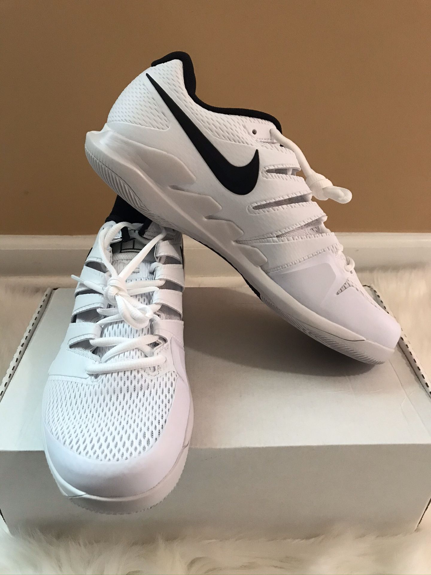 Nike Air Brand New Sz 11 Mens Zoom Vapor X HC White Black AA8030-101