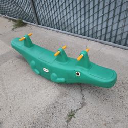 little tikes classic alligator teeter totter