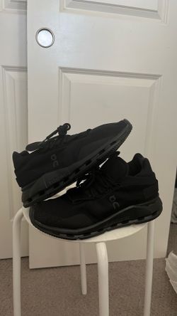 On cloud shoes men