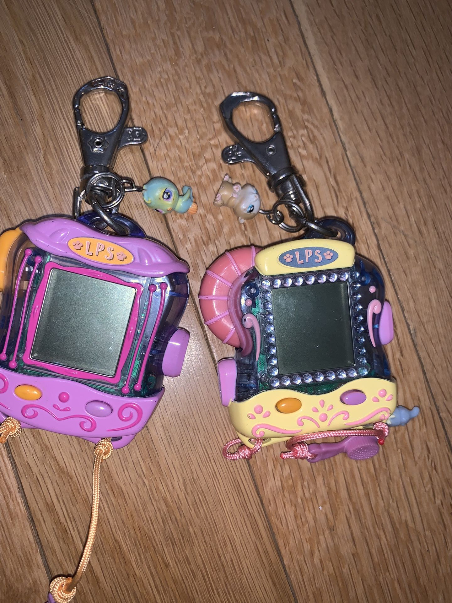 Littlest Pet Shop Clips (bird and hamsters)