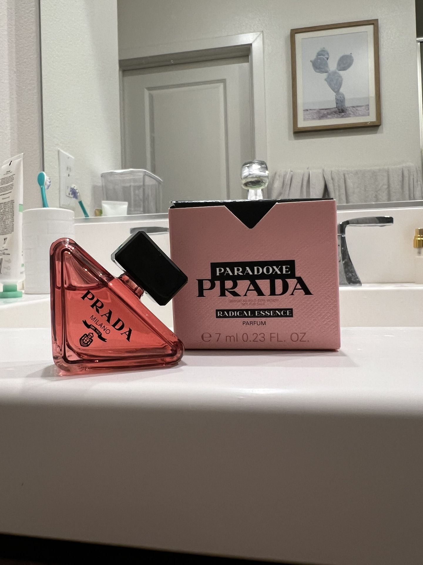 Prada Paradoxe Radical Essence Perfume