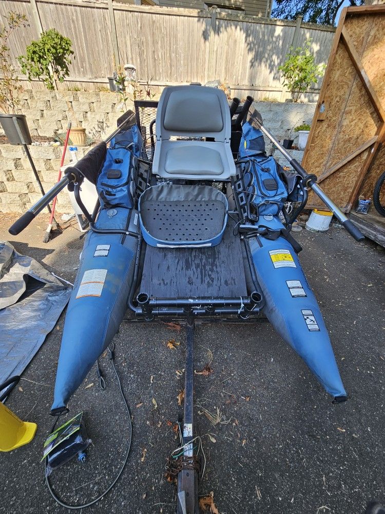 Colorado XTS Pontoon Fully Loaded