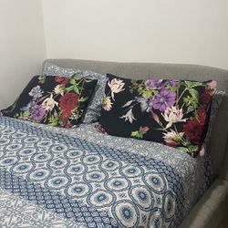 Queen Bed With Drawer