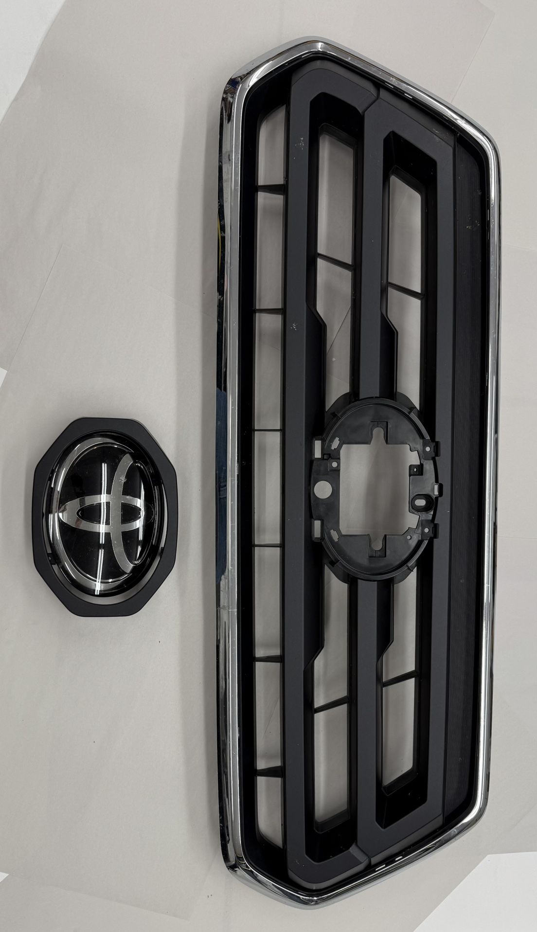 2016 - 2023 Toyota Tacoma OEM Grille