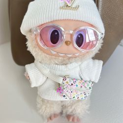 Labubu White Streetwear Set – Knit Hat + Top + Gradient Sunglasses + Mini Bag