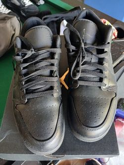 Nike Jordan 1s low men’s size 11