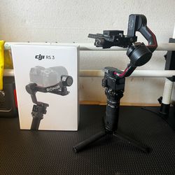 DJI RS3 Gimbal w/ Accesorries