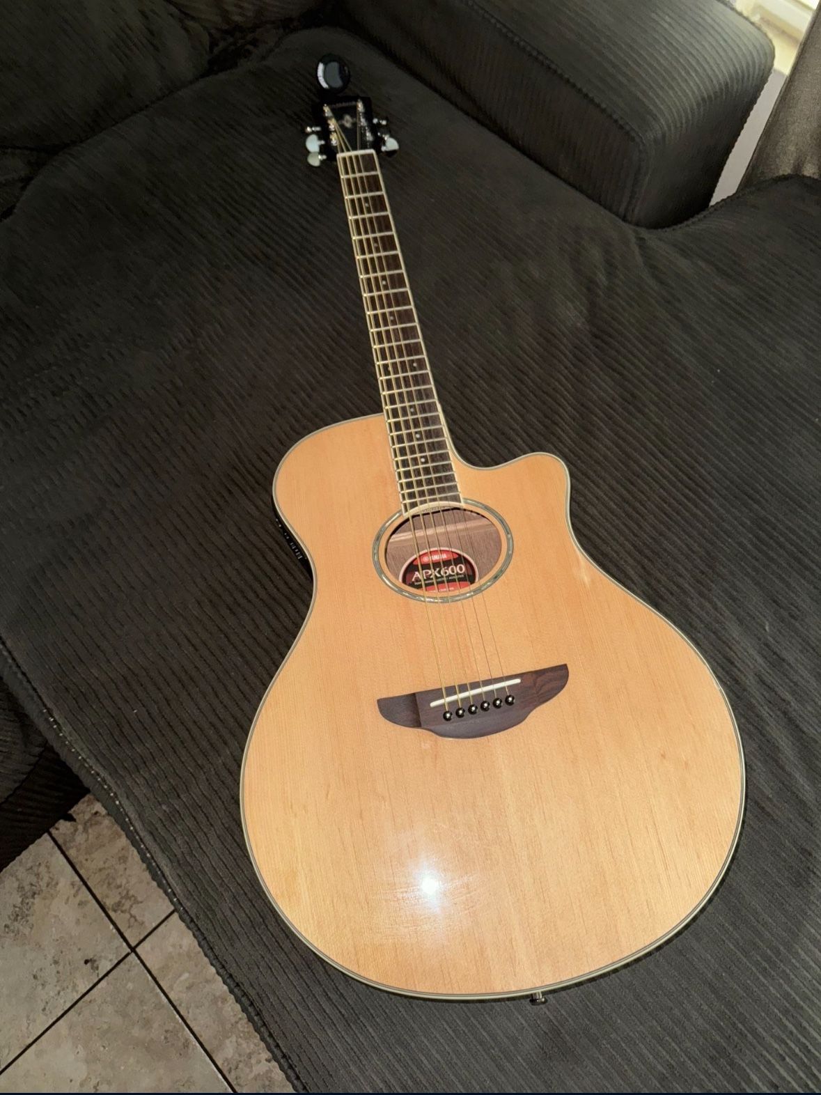 Yamaha Guitar APX600