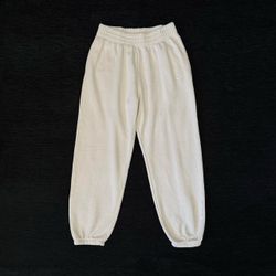 NIKE WOMEN’S CREAM SWEATPANTS SIZE MEDIUM