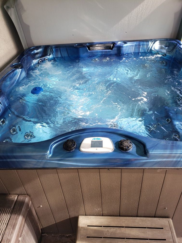 CalSpa hot tub