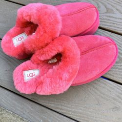 UGG Slippers/ Casual Wear 