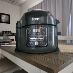 Ninja Air Fryer/ Pressure Cooker 