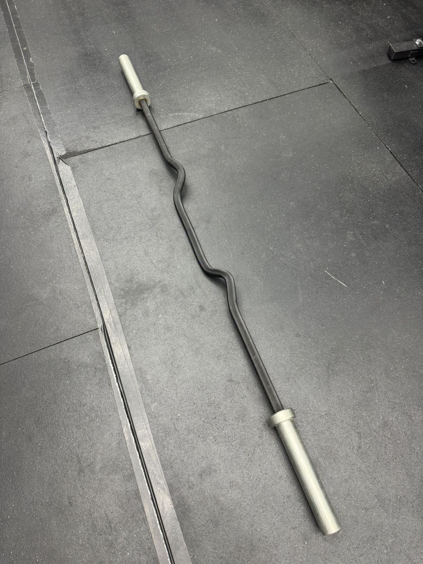 Rackable EZ Curl Bar