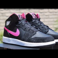 Air Jordan 1 Mid Hyper Pink Size 6y GS
