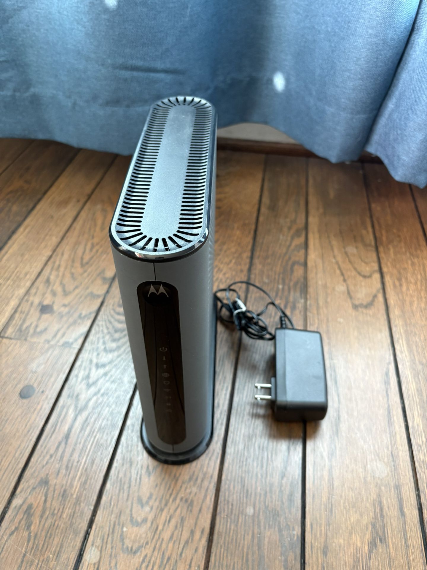 Motorola WiFi Modem Router Docsis 3.1 Cable Gateway