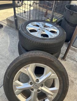 Honda OEM Wheels with Hankook Kinergy GT Tires
