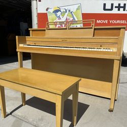 piano ESTEY