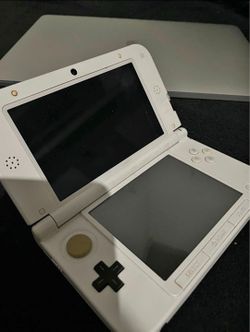 Nintendo 3DS XL Yoshi edition