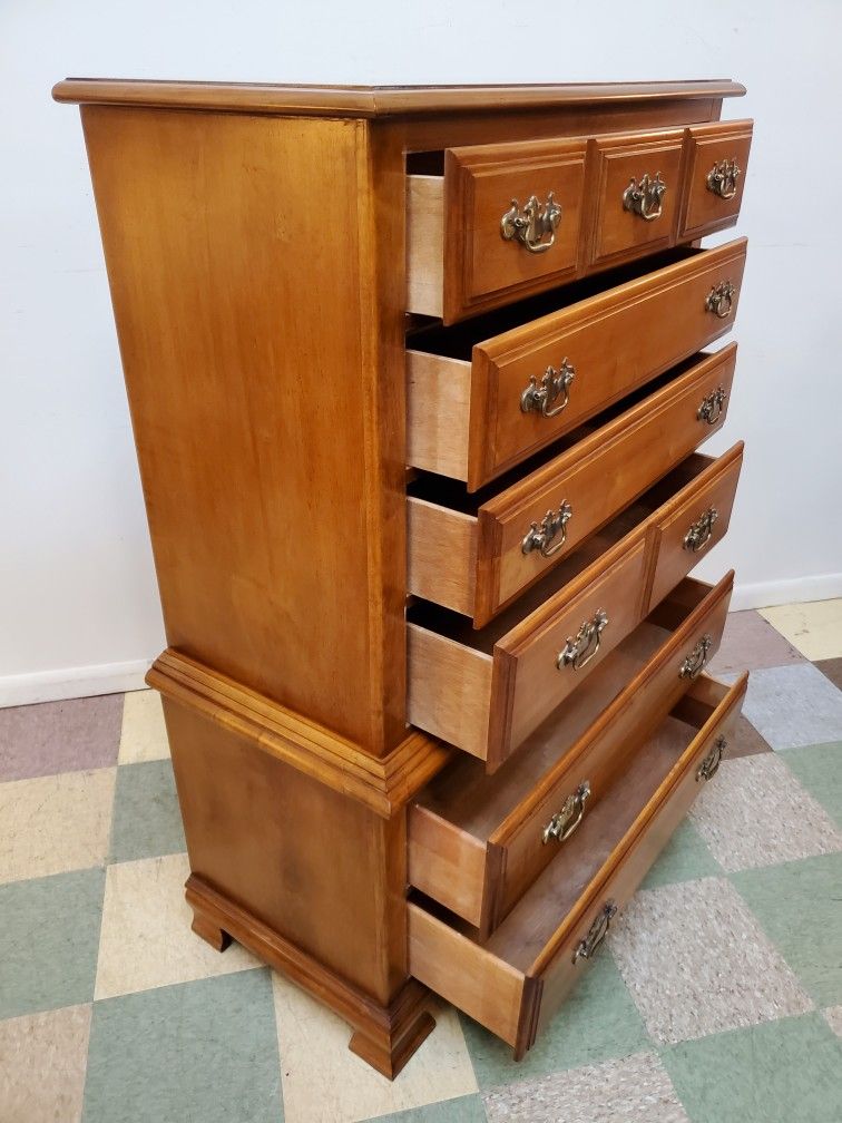 Vintage Saybrook Maple Six Drawer Chest On Chest By Dixie