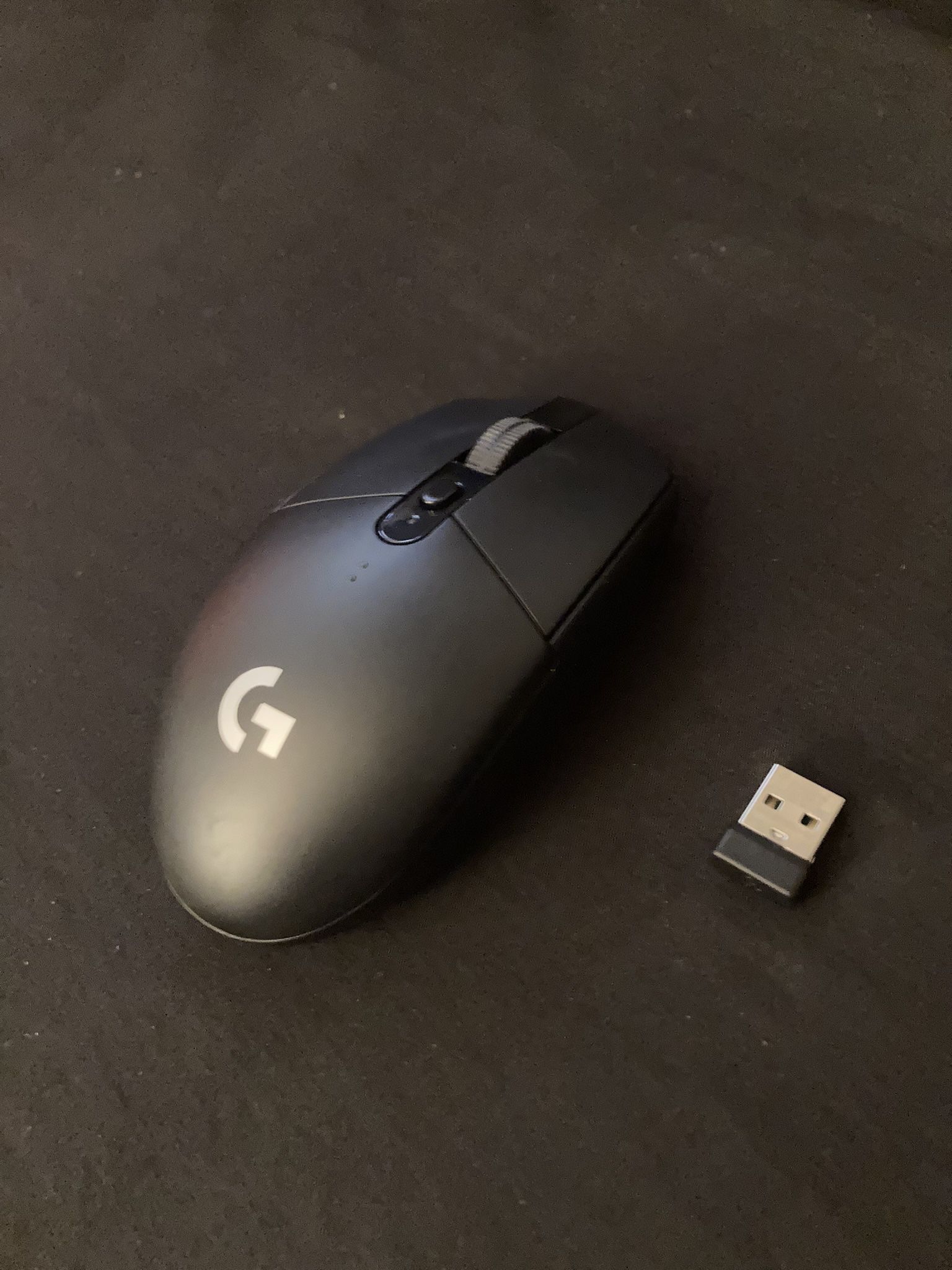 LOgitech G305 WIRELESS USB MOUSE LIKE NEW!