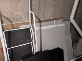 Sheetrock and 4x4 for sale it's a lot it's a lot of sheetrock and