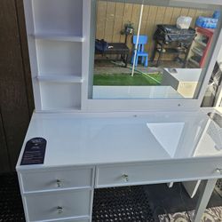 Mandy Make Up Vanity (2025 Model)