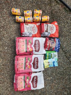 Dog Food. New. Please look at the pictures about expiration day.