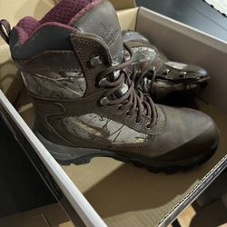 Women’s Size 8 Hiking Boots