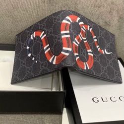 Authentic men's Gucci snake wallet