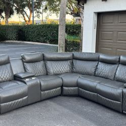 Couch/Sofa Sectional - Manual Recliner - Delivery Available 🚛