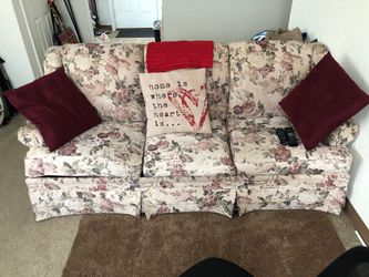 Couch/pull out bed