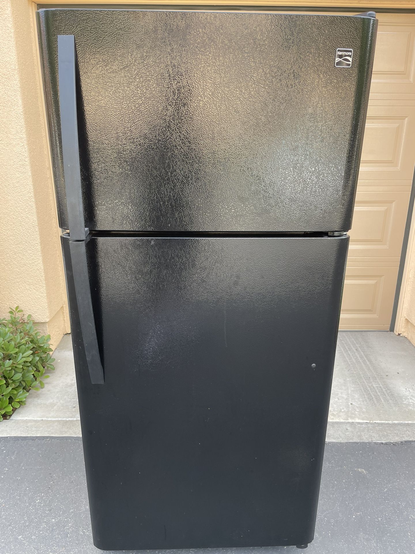 Black Kenmore Refrigerator $230 Free Delivery