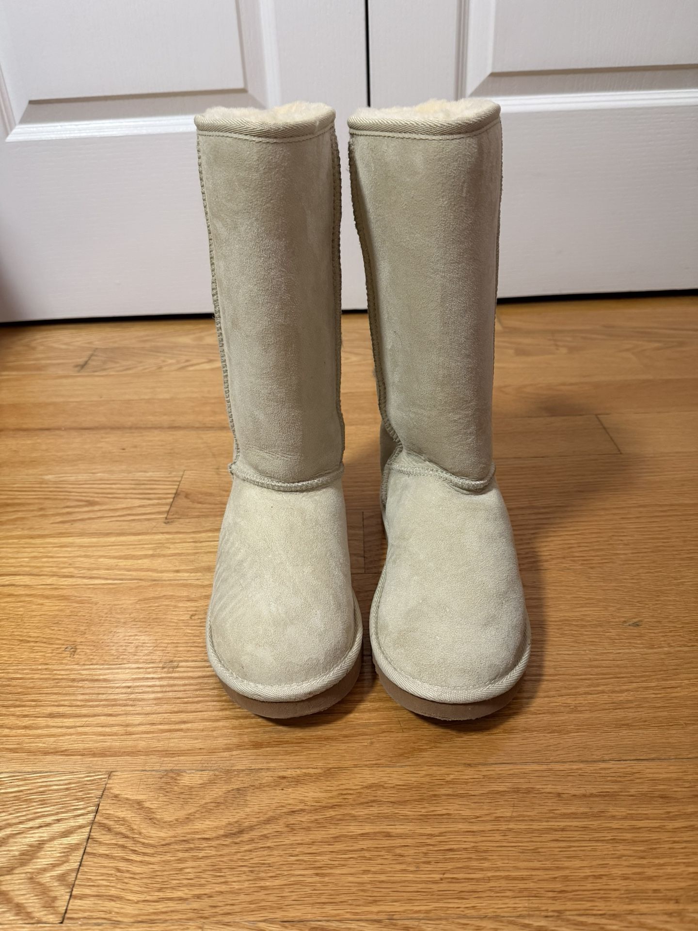 Women's Shearling-Lined Cream Boots