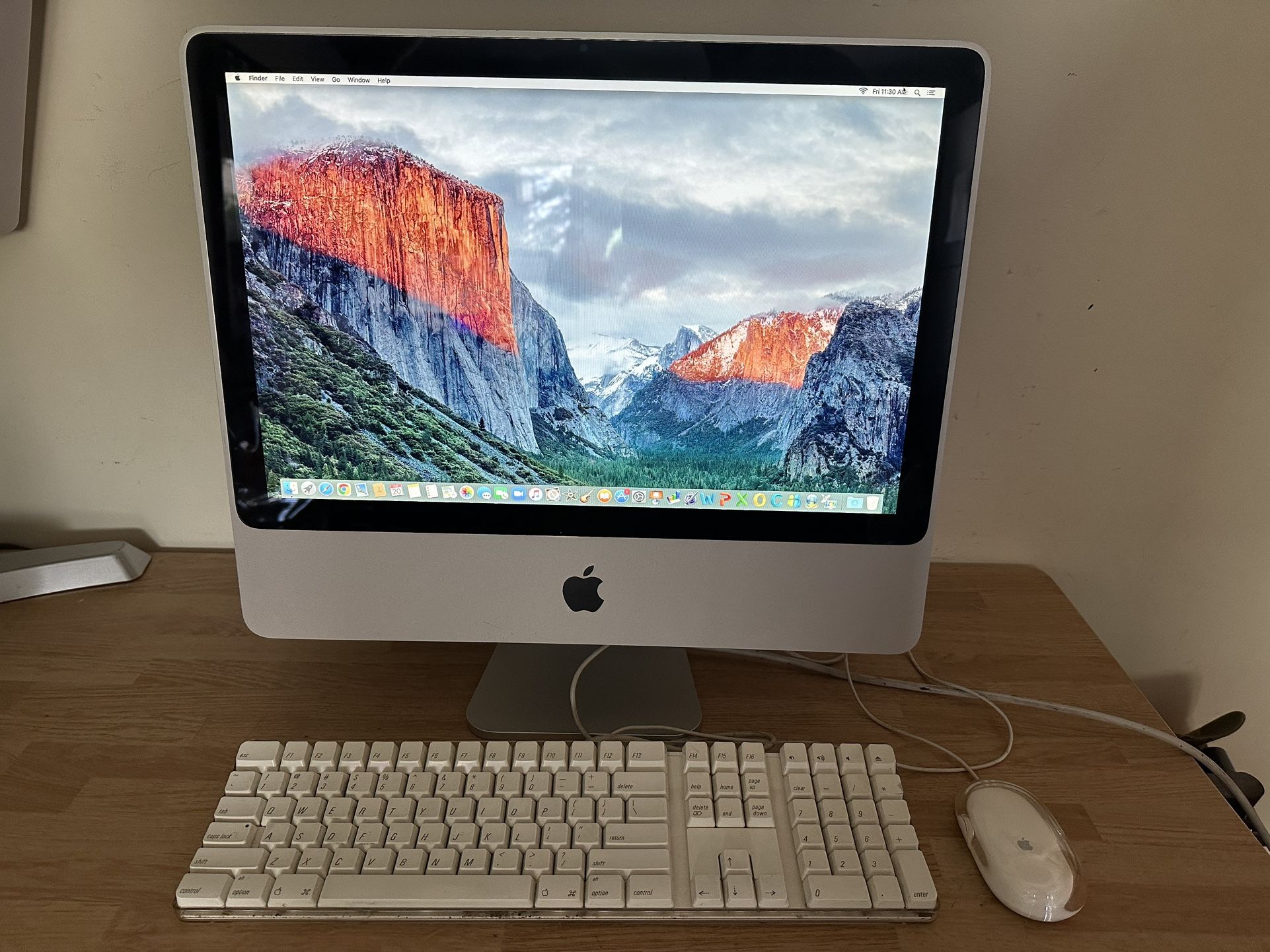 VINTAGE INTEL APPLE iMAC 20" DESKTOP A1224 - FOR COLLECTORS