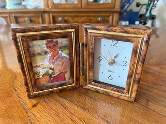 Like New Quartz Clock and Picture Frame Combo
